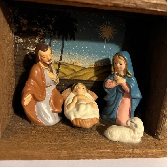 Vintage Manger Nativity Wooden Baby Jesus Mary Joseph Lamb Christmas 5 1/2’ - Picture 2 of 7